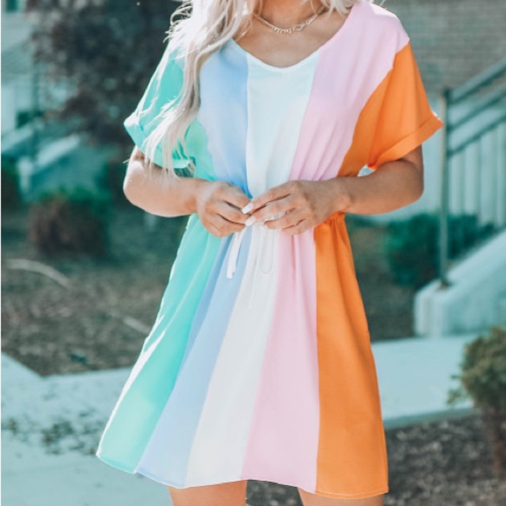 Short sleeve color block dress